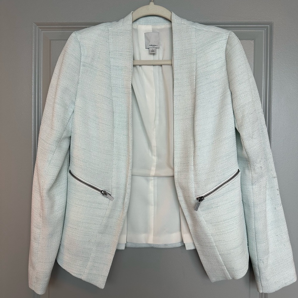 Halogen Light Blue/White Blazer with Structured Shoulders and Asymmetrical Lapel